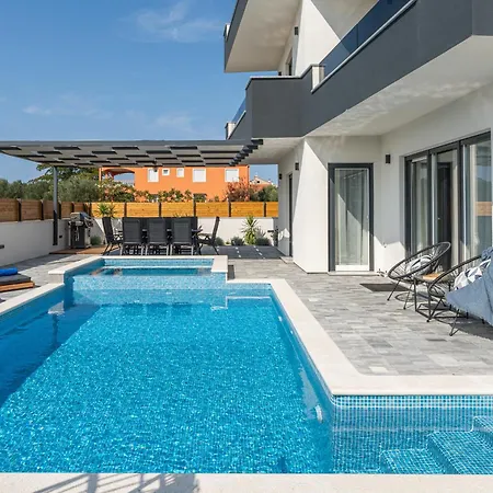 Luxus Jomani Vakantiehuis
