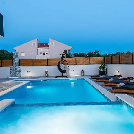 Luxus Jomani Vakantiehuis Bibinje